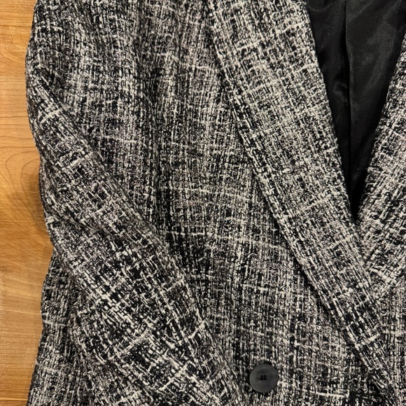 Zara Women's Elegant Black and Gray Blazer - Picture 4 of 6